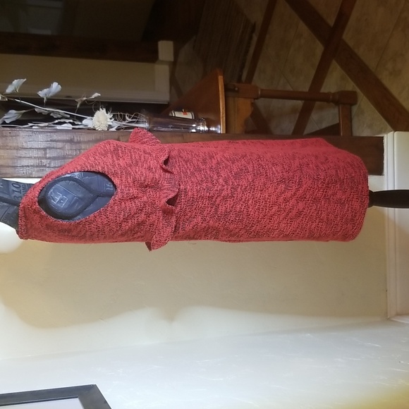 Red textured dress - Picture 5 of 9